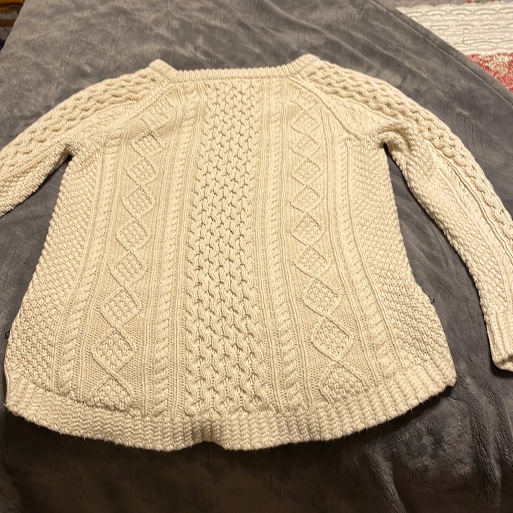 Irish cable kit sweater